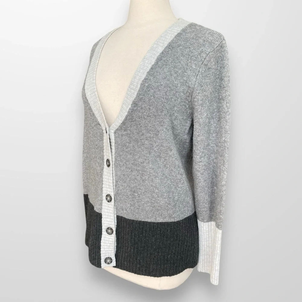 CJ Banks Women's Size X Cardigan Sweater Grandpa Gray Button Front‎ Soft